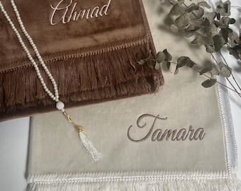 Gebetsteppich mit Name bestickt, Samt einfarbig ohne Ornamente, verschiedene Farben