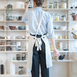 Natural Linen Apron, Full Apron with Tie and pocket, Soft Linen Apron for Women and Men, for Cooking and Gardening.