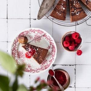 White tile styling background for shooting flatlays, magazine, website and cookbook content. We have a wide range of tile backdrops.