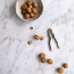 Gekleurde marmeren video- en fotoachtergrond voor het maken van flatlay-, newborn- en bruiloftcontent. Wereldwijde expresverzending.