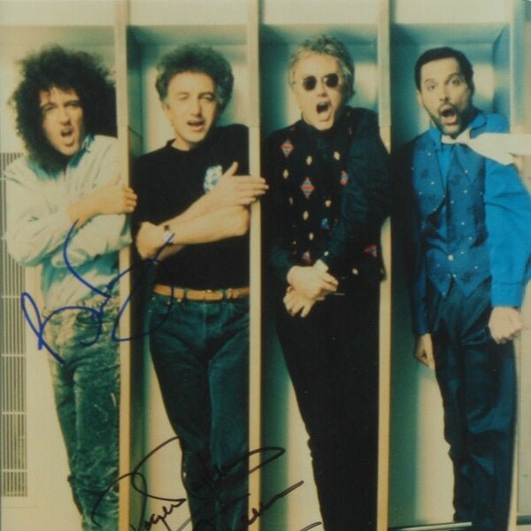 QUEEN Signed Photo - Brian May, Roger Taylor, John Deacon - Bohemian Rhapsody w/coa