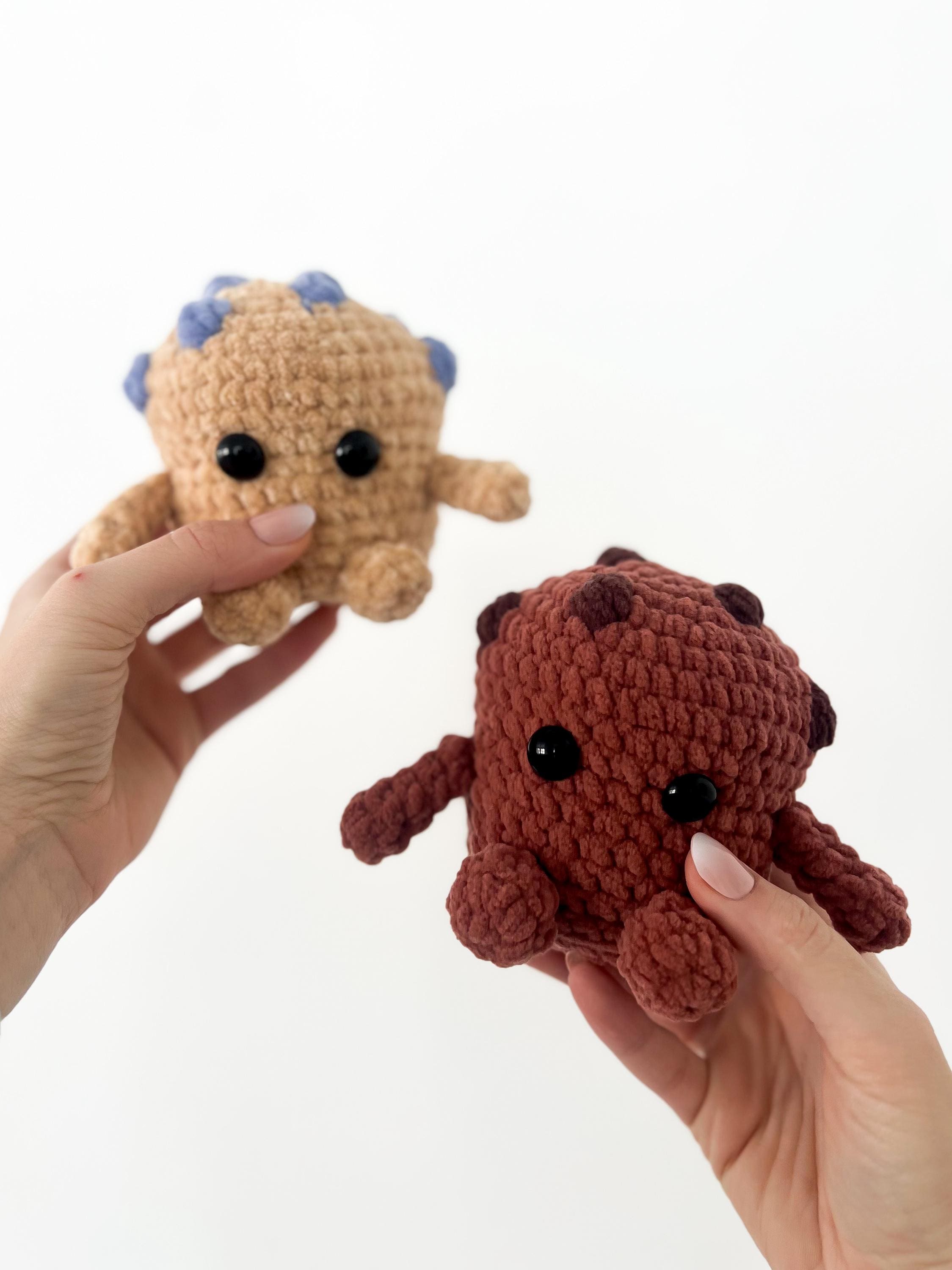 39 Blueberry Crochet Patterns for Fruit-Inspired Amigurumi, Keychains, Plushies, and More 3 Blueberry & Chocolate Chip Muffin Crochet Patterns
