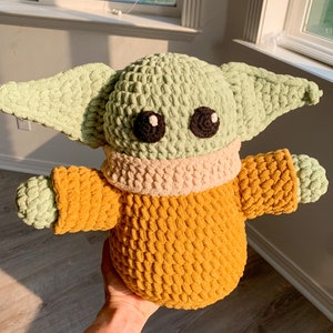 Grogu Baby Yoda from the Mandalorian Crochet Pattern PDF image 3