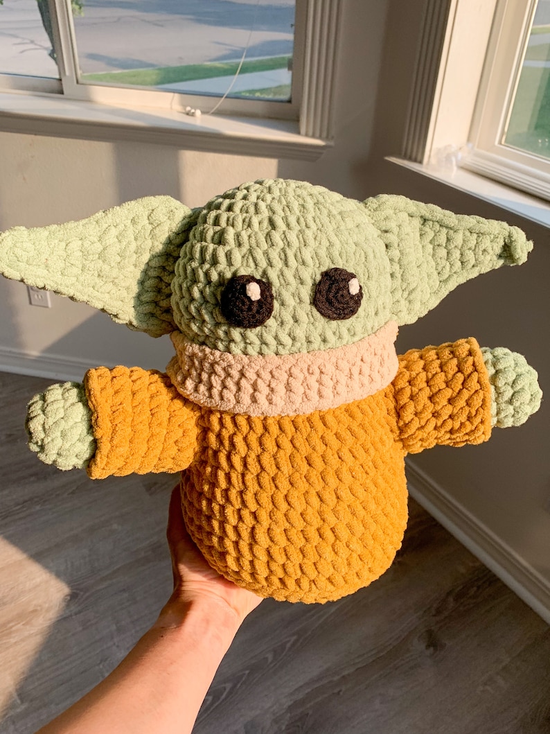 Grogu Baby Yoda from the Mandalorian Crochet Pattern PDF image 3