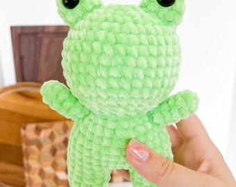 Little Amigurumi Frog Pattern PDF | Beginner-Friendly Plush Yarn Tutorial