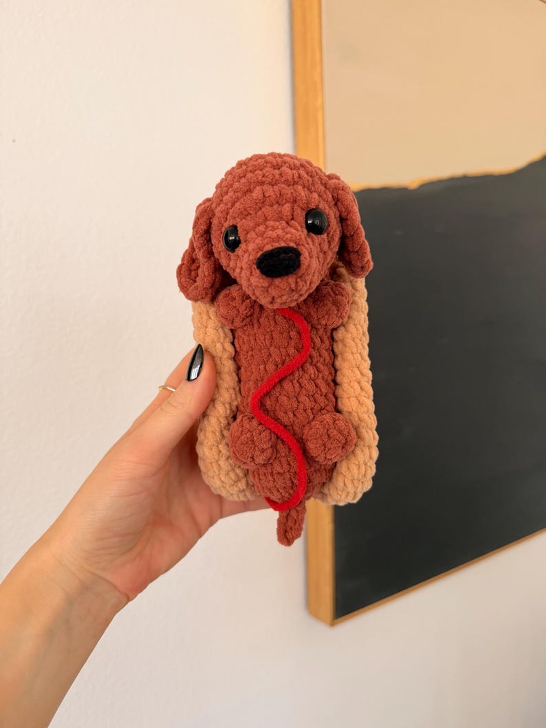 Hotdog-haakpatroon pdf, patroon teckel amigurumi, haakpatroon grappige hond, pluche voedselwoordspeling, haakpatroon voor beginners, haakpatroon voor beginners afbeelding 11