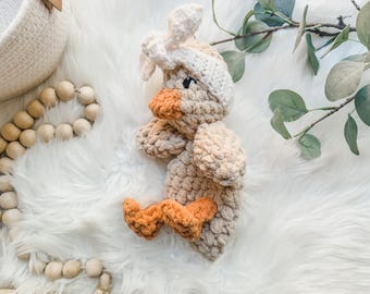Custom Duck Snuggler Lovey, babycadeau meisje, zacht babyspeelgoed, veiligheidsdeken, knuffel voor baby, cadeaus babyshower