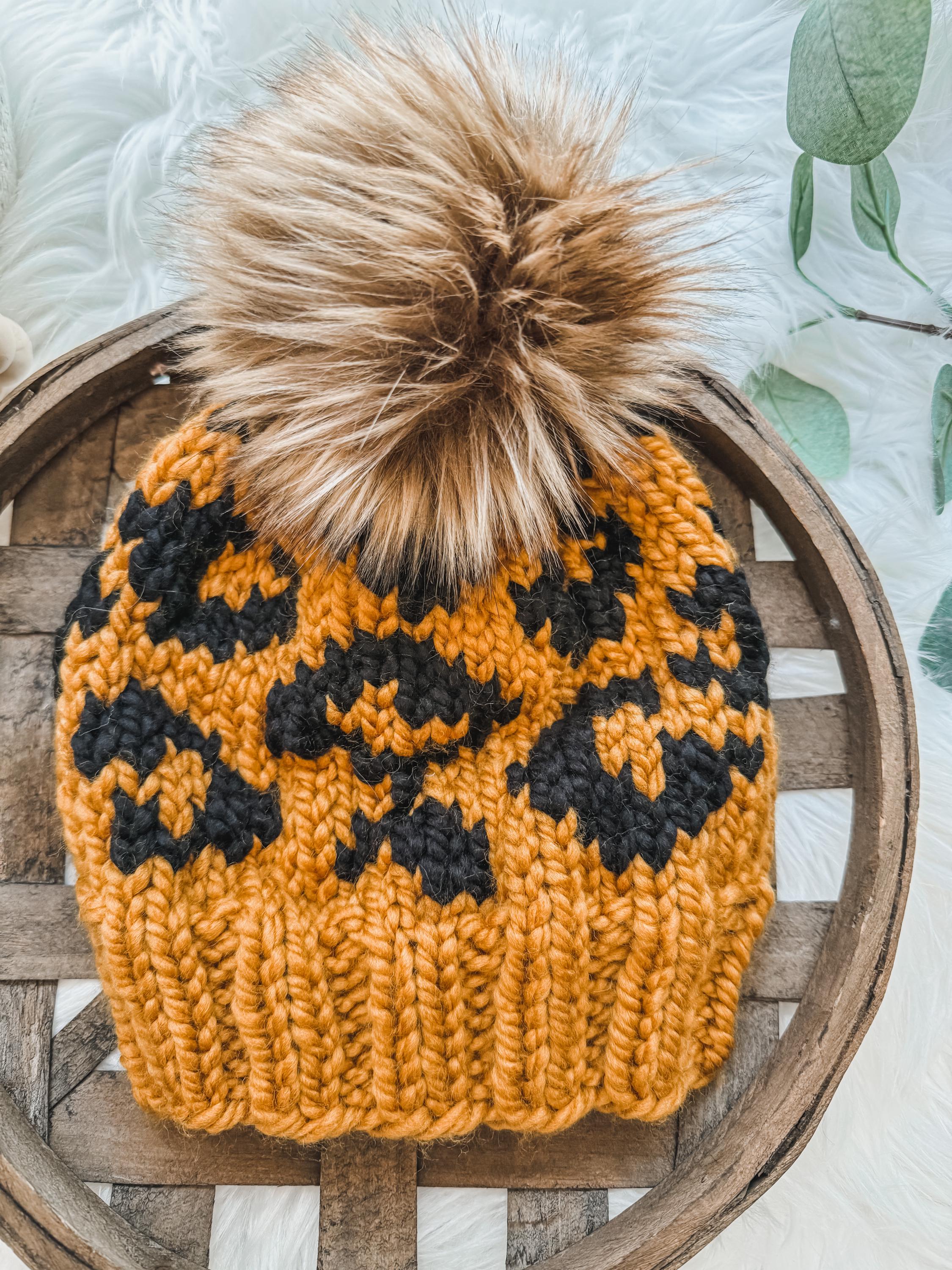Cozy Leopard Knit Beanie With Faux Fur Pom Pom, Chunky Knit  display picture 3