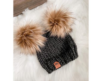 Bonnet double pompon adulte, bonnet personnalisé, bonnet Space Buns, accessoires maman et moi, bonnet en tricot adulte, bonnet d'hiver avec pompon