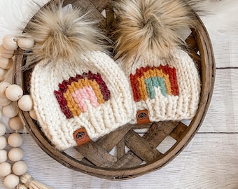 Gebreide babymutsje met regenboog, jumbo-hoedje met pompons, prop babyaankondiging, gebreide muts pasgeboren, Coming Home-outfit, babycadeau regenboog