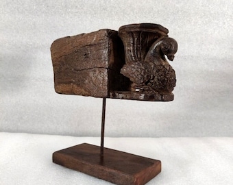 Soporte de figura de pavo real tallado a mano de madera antigua con soporte Antigua estatua tribal tribal única Decoración casera coleccionable