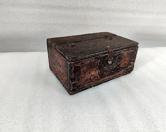 Antique Original Wooden Hand Crafted Box Old Lion Elephant Printed Storage Box Home Decor
