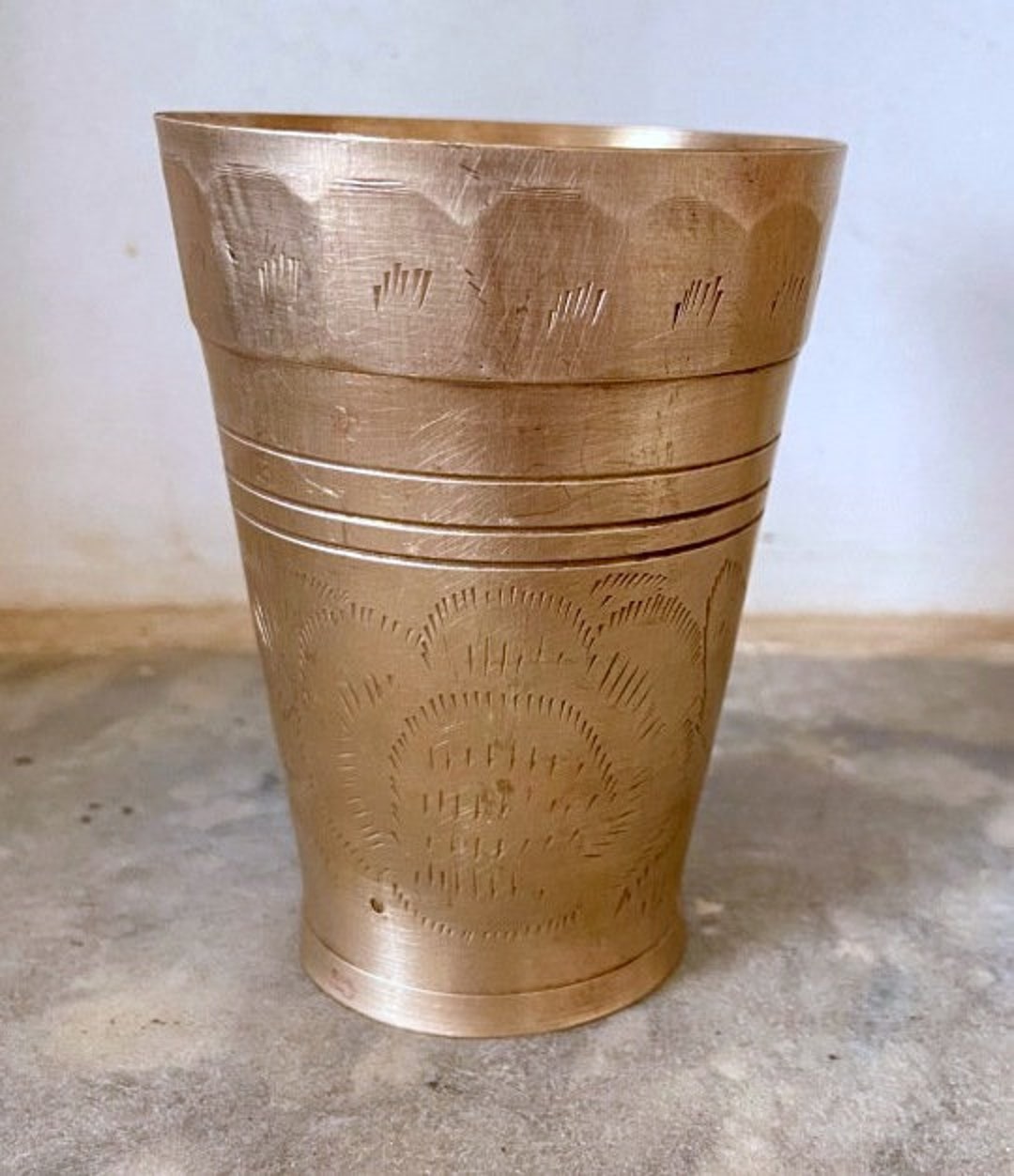 Vintage Style Home Decorative Brass Water Tumbler Nice Hand Carving Brass  Kitchen Utility Glass Indian Traditional Brass Tumbler G66-931 