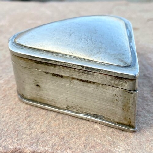 Old Antique Original shops Fine Silver Heart Shaped KumKum Tikka Box Rare Mughal Islamic Box Home Decor