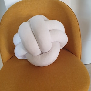 Knot cushion, decorative cushion, children&#39;s room decoration, cotton cushion, ball cushion, home decoration cushion.