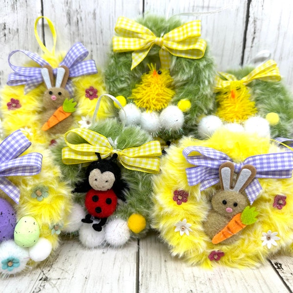 Mini Easter wreath decorations