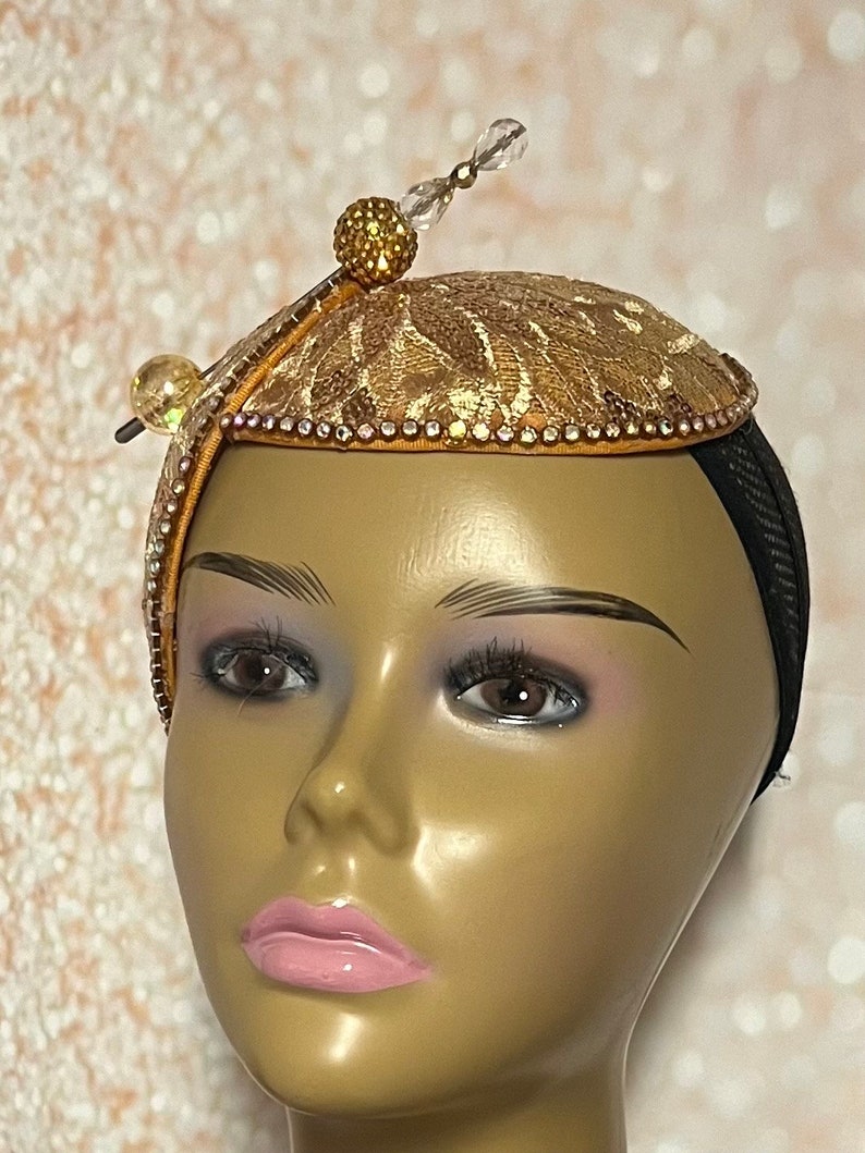 Demi-chapeau bibi en dentelle dorée, mariage, église, goûters et autres occasions spéciales image 7