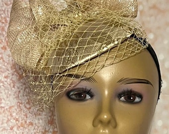 Demi-chapeau bibi doré à petits boutons, couvre-chef d'église, couvre-chef, goûters, mariages et autres occasions spéciales