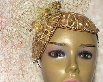 Demi-chapeau bibi en dentelle dorée, mariage, église, goûters et autres occasions spéciales