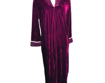 Whispers Vintage Crimson Red Velvet Long Nightgown Robe Sz Small Embroidered Trim 3/4 Sleeves Soft & Elegant Lounge Wear