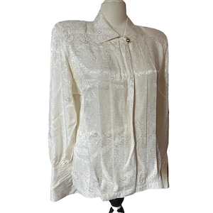 Liz Claiborne Vintage Pleated Front Collared Silky Blouse Sz 8 (Medium) Off White Shoulder Pads