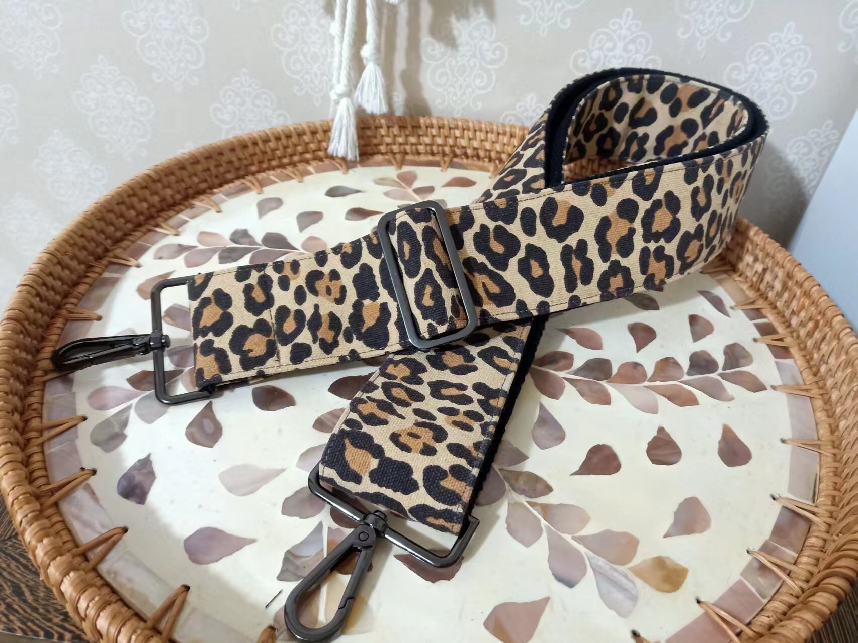 Senral Leopard Print Replacement Purse Straps Wide Shoulder Bag Straps for  Handbags Adjustable Crossbody Bag Straps with Clips for Women (leopard  strap) – BigaMart