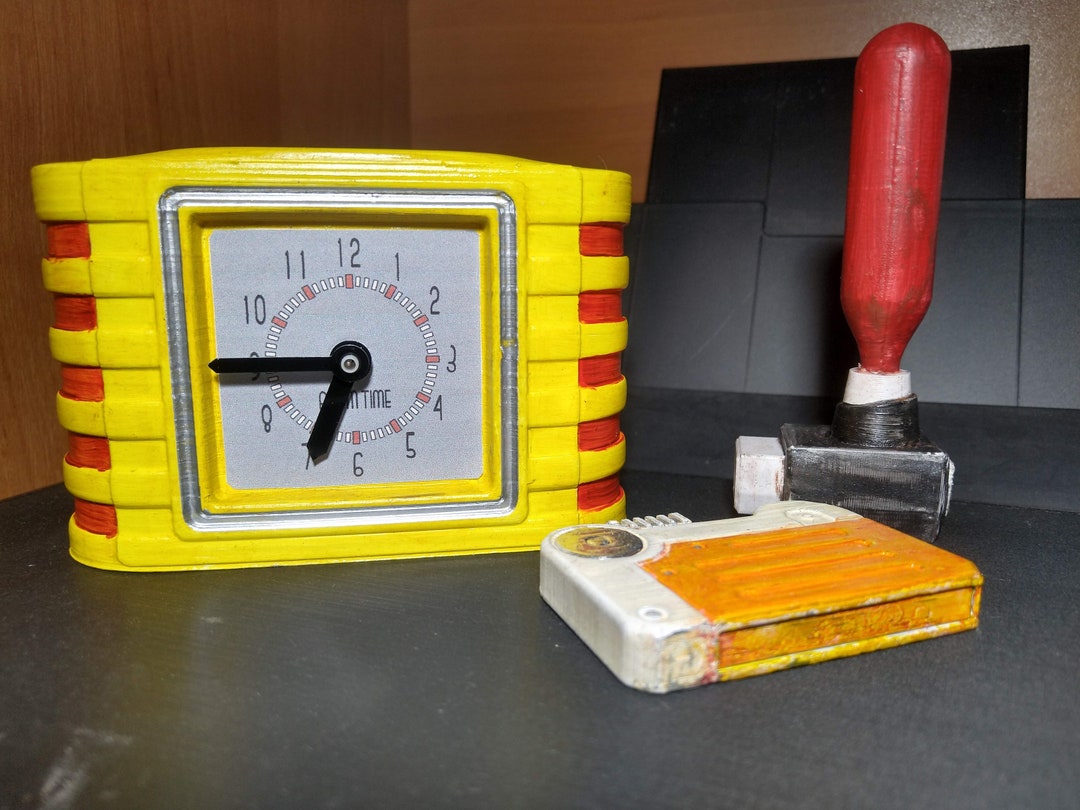 Functional Fallout Desk Clock Replica Fallout 4 Alarm Clock Props From