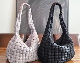 Bolso acolchado Cloud: Bolso bandolera y de hombro acolchado de nailon de lujo - Tamaño grande