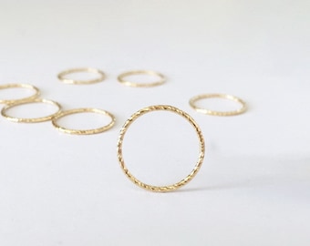 Anello scintillante riempito in oro 14K da 1 mm, anello impilabile, anello impilabile scintillante, anello sottile, minimale, all'ingrosso, prodotto negli Stati Uniti