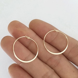 2 aros de alambre martillado rellenos de oro de 14 quilates (15 mm, 20 mm y 25 mm), aros finos, aros con cuentas, accesorios para pendientes.