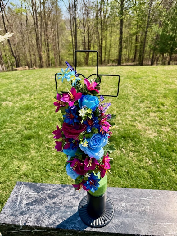 Silk Flower Cemetery Cross – Reusable Grave Decoration Memorial Arrangement