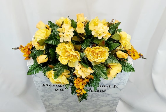 Beige and Cream Cemetery Saddle, Cemetery Flower Arrangement, Flower for Cemetery, Memorial Saddle, Cemetery Flower, Gravesite Flowers