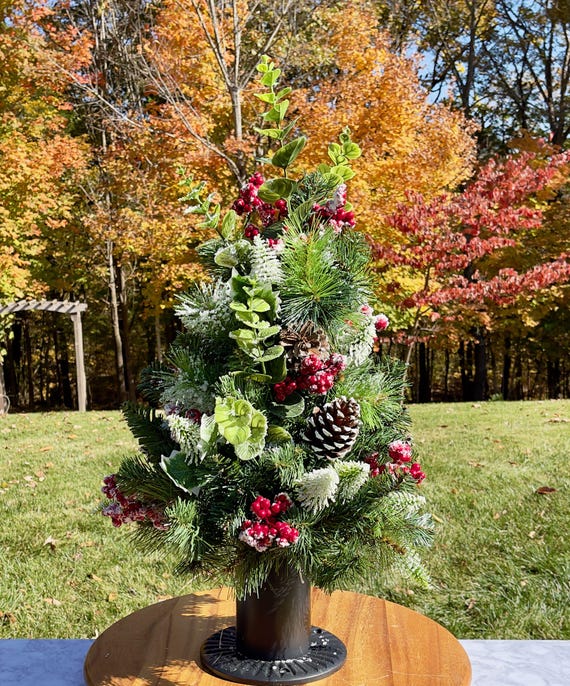 Red Berries and Pinecones Cemetery Christmas Tree, Miniature Christmas Tree, Christmas Tree for Cemetery, Christmas, Christmas Cemetery Vase