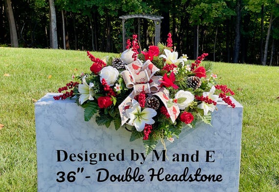 Redbirds Christmas Cemetery Saddle – Silk Headstone Arrangement