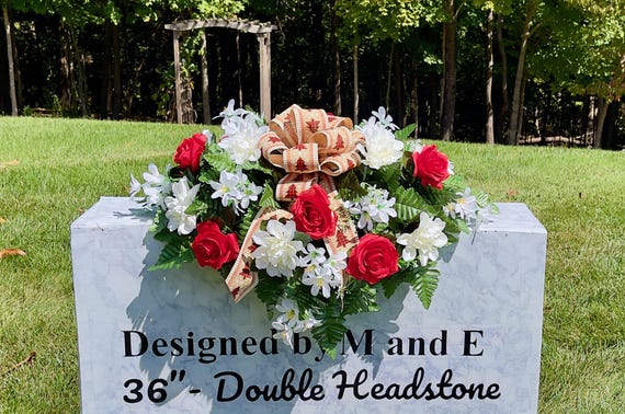 Beautiful Christmas Tree Bow Cemetery Saddle, Christmas Grave, Christmas Cemetery Flowers, Christmas Headstone Arrangement, Memorial Flowers