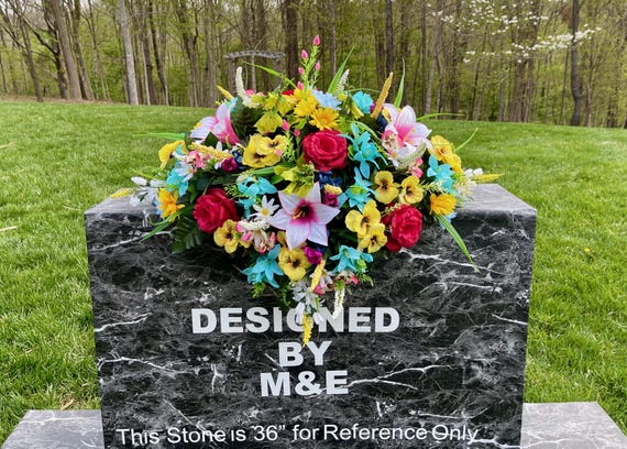 Bright and Beautiful Cemetery Saddle, Flowers for the Cemetery, Memorial Day Saddle, Sympathy Flowers, Cemetery Flowers, Gravesite Flowers