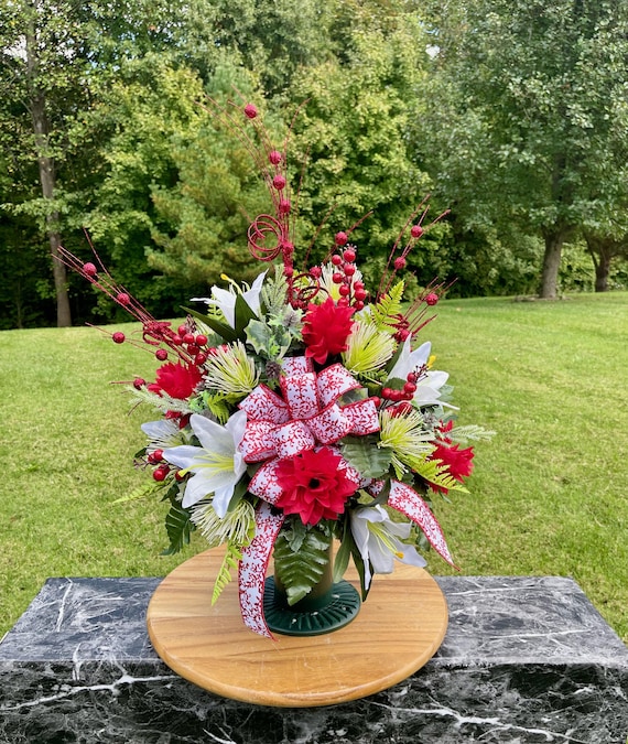 Christmas Cemetery Vase: Swirls with Berries Memorial Flowers