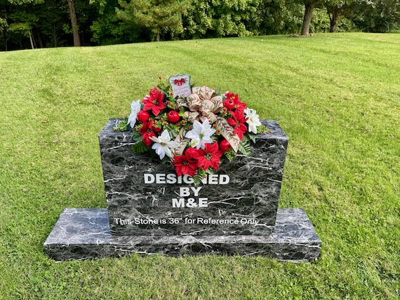 Christmas Cemetery Saddle: "Let Heaven and Nature Sing" sign with Bow, Silk Flowers