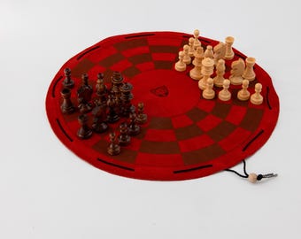 Byzantijns schaak, rondschaken, historische bordspellen in een leren etui.