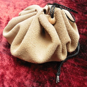 für den Transport vorbereitetes und zusammengezogenes Spiel