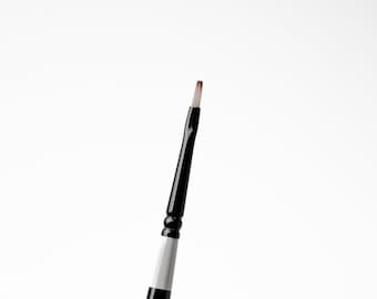 Flat brush