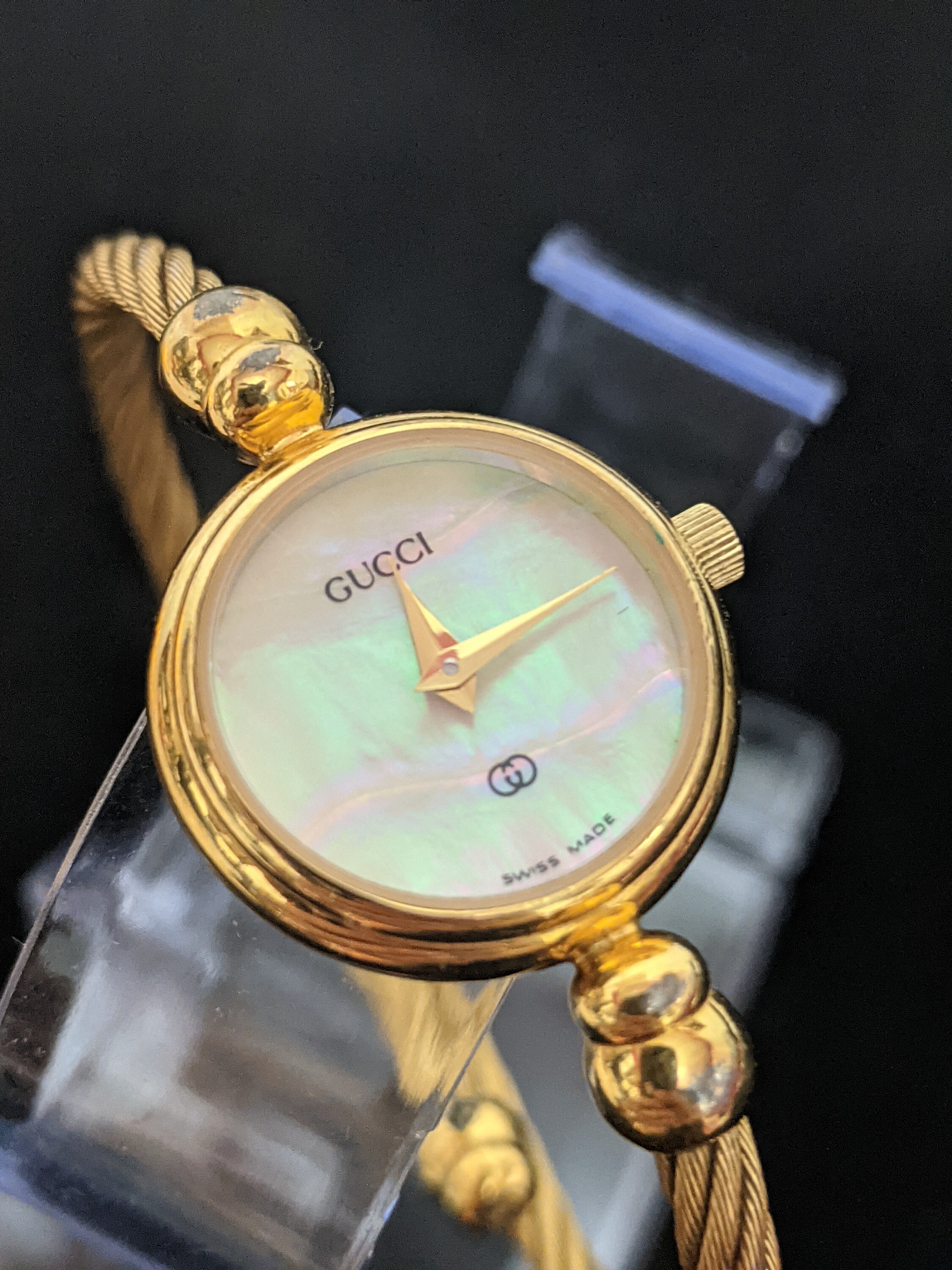 Gucci 2700L wrist watch Ladies Twisted Rope Gold Plated with mother of pearl face