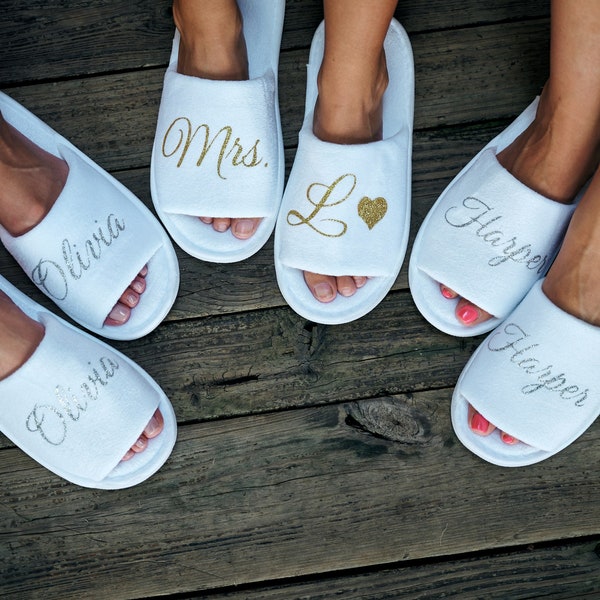 Bride Personalized Slippers Bachelorette Party Spa Slippers Slippers For Bride Custom Closed Toe Slipper Bridesmaids Slippers Maid of Honor