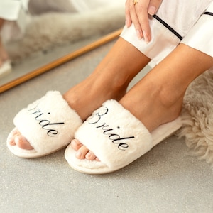 Fluffy Slippers for Bride White Customized Slippers Wedding Day Women Fluffy Slippers Mothers Day Gift Bridal Shower Personalized Gift Bride