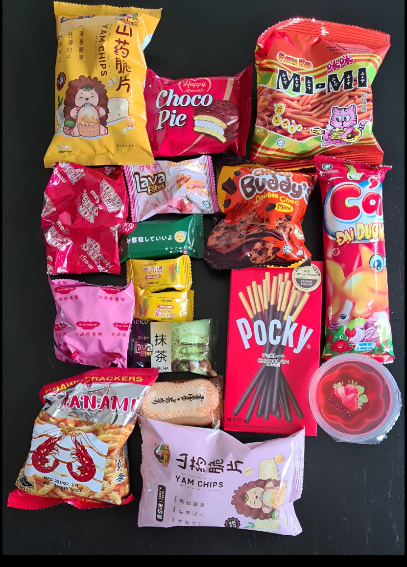 K-POP・アジア SUPER JUNIOR SPECIAL SUPER SNACK BOX 160 Piece Asian Snack & Candy Box Japanese Korean Chinese