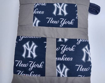 New York Yankees Pot Holder Handcrafted, wall hanger Cotton Quilt, Handsewn Quilt, Handstitched Quilt, Gee's Bend Quilt