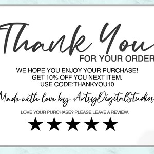 Puede incluir: Una tarjeta blanca con un borde azul claro presenta las palabras "Thank You For Your Order" en escritura negra. La tarjeta tambi&eacute;n incluye una oferta de descuento, una solicitud de revisi&oacute;n y cinco estrellas negras.