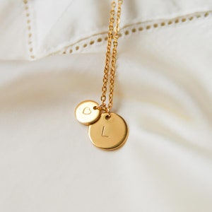 Collar personalizado con inicial y corazón / Gargantilla con inicial en forma de corazón / Delicado collar personalizado con forma de corazón para parejas / Regalo de aniversario para ella