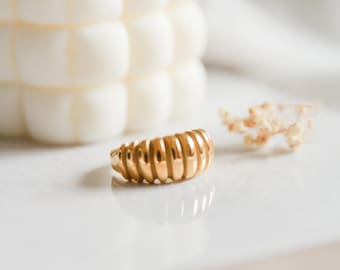 Anillo de cúpula de croissant dorado / Anillo de croissant grueso retorcido / Anillo de declaración diario trenzado de acero inoxidable / Anillo de nudillos retorcido grueso y moderno