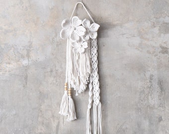 Custom Macrame Floral Wall Hanging: Boho Home Decor